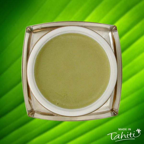 Le Baume du Tahitien hydrate, protège, régérère et revitalise. A l'usage, il fait mieux : il soigne la peau !
